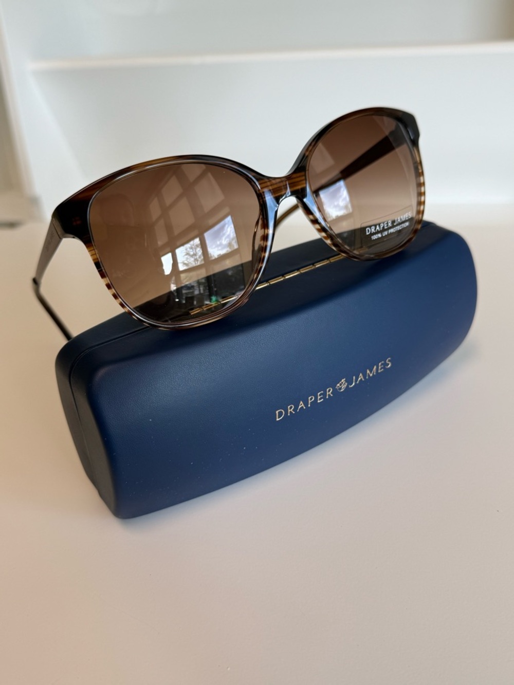 Draper James Women's Sunglasses - Brown Frame, Gradient Lenses, NEW